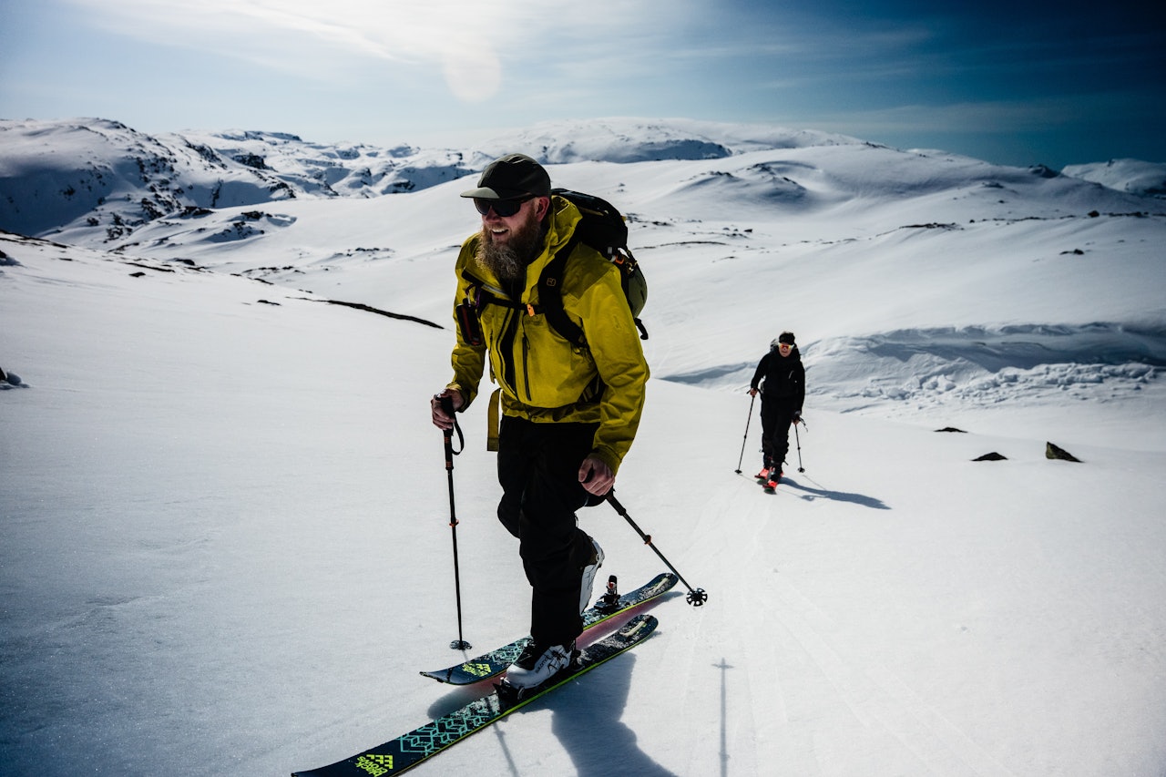 TIMING: For å treffe på slusjen, må Anders Gulbrandsen og Kristina Riis-Johannessen treffe på faktorer som tidspunkt for den planlagte nedkjøringen og himmelretningen den ligger i. Foto: Christian Nerdrum TIMING: For å treffe på slusjen, må Anders Gulbrandsen og Kristina Riis-Johannessen treffe på faktorer som tidspunkt for den planlagte nedkjøringen og himmelretningen den ligger i. Foto: Christian Nerdrum
