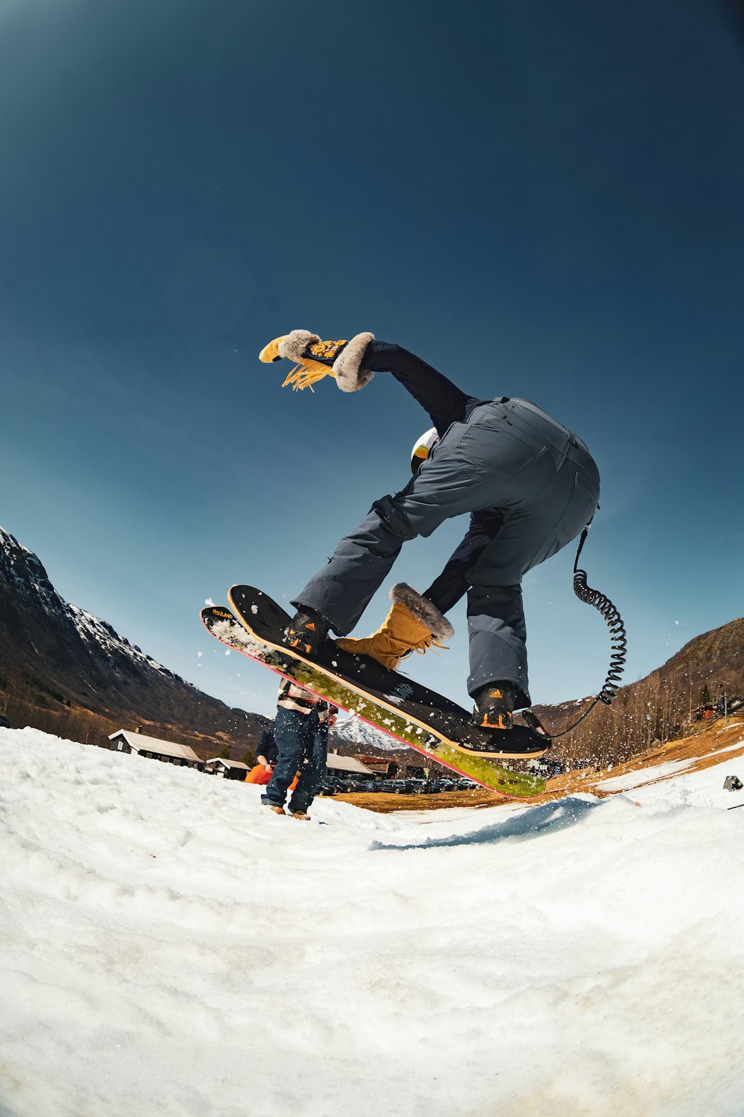 SMÅ HOPP, STORE OPPLEVELSER: Mens sønnen spiste lunsj, testet Ingrid hoppet for første gang. Foto: Zygimantas Vaicaitis SMÅ HOPP, STORE OPPLEVELSER: Mens sønnen spiste lunsj, testet Ingrid hoppet for første gang. Foto: Zygimantas Vaicaitis