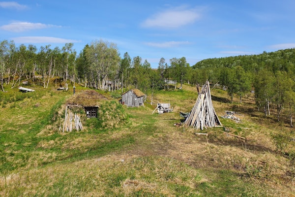 TJELDSUND: Tjeldøya er en geografisk spredt kommune, som omfatter en del av Hinnøya, en del av Tjeldøya og en på fastlandet. Funn i området fordeler om bosetning gjennom flere tusen år. Foto: Tjeldsund kommune tjeldsund gamme