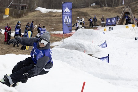 SJEFEN: Sjølveste Mikkel Bang på vei inn til seier i pro-klassen, kun 0,2 tideler foran teamkollega Øyvind Kirkhus. Foto: Kalle Hägglund SJEFEN: Sjølveste Mikkel Bang på vei inn til seier i pro-klassen, kun 0,2 tideler foran teamkollega Øyvind Kirkhus. Foto: Kalle Hägglund