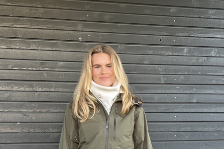 VERDENS BESTE: Vilja Hoddevik Våge (16). Foto: Privat Jente med langt hår og grønne klær