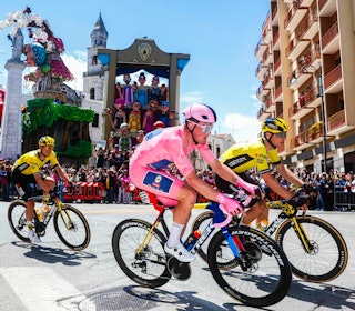 ROSA: Mads Pedersen leder Giro d'Italia etter fire etapper. Foto: Cor Vos ROSA: Mads Pedersen leder Giro d'Italia etter fire etapper. Foto: Cor Vos
