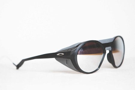 TEST AV BREBRILLER: Oakley Clifden leverer på det meste vi ser etter i en god brebrille. Foto: Kristoffer H. Kippernes Oakley Clifden brebrille