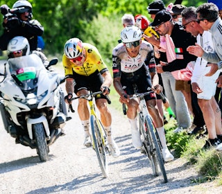 GRUSBATALJE: Isaac del Toro maktet ikke å kvitte seg med Wout van Aert på Strade Bianche-etappen i Giro d'Italia, og Van Aert tok en etterlengtet seier. Foto: Cor Vos GRUSBATALJE: Isaac del Toro maktet ikke å kvitte seg med Wout van Aert på Strade Bianche-etappen i Giro d'Italia, og Van Aert tok en etterlengtet seier. Foto: Cor Vos