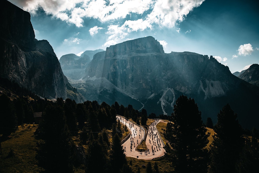 SJELDEN VARE: Når du sykler Maratona dles Dolomites er du aldri alene. Foto: Arrangøren / Jered Gruber. SJELDEN VARE: Når du sykler Maratona dles Dolomites er du aldri alene. Foto: Arrangøren / Jered Gruber.