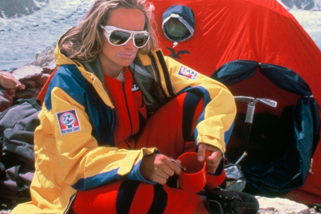 1986: Klatrer Ragnhild Amundsen i Pakistan i 1986, iført journalistens favorittvintagejakke.