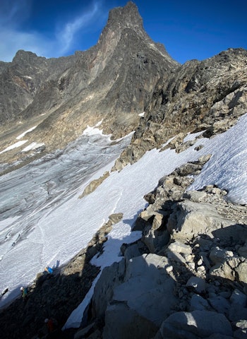 BRESMELTING: Flere ruter i fjellet endrer seg som følge av at breene trekker seg tilbake. Her mot Store Skagastølstind. Foto: Halvor Dannevig slingsbybreen store skagastølstind