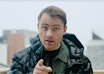MÅ KJEFTE LITT: – No offence publikum, men noen ganger er dere noen jævla idioter, sier Schirmer. Å leve med at andre følger dine spor kan være vanskeligere enn å sette sporene selv. Det er realiteten for skistjerna fra Tromsø. Foto: Christian Nerdrum MÅ KJEFTE LITT: – No offence publikum, men noen ganger er dere noen jævla idioter, sier Schirmer. Å leve med at andre følger dine spor kan være vanskeligere enn å sette sporene selv. Det er realiteten for skistjerna fra Tromsø. Foto: Christian Nerdrum