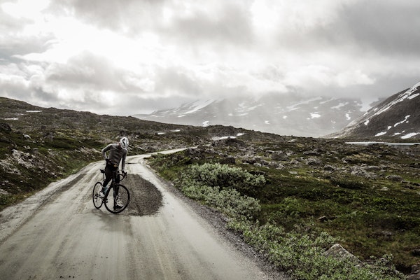 EN GAMMEL TURISTVEG: Den gamle veien over Strynefjell er en obligatorisk opplevelse for landeveissyklister. Foto: Lars K. Flem EN GAMMEL TURISTVEG: Den gamle veien over Strynefjell er en obligatorisk opplevelse for landeveissyklister. Foto: Lars K. Flem