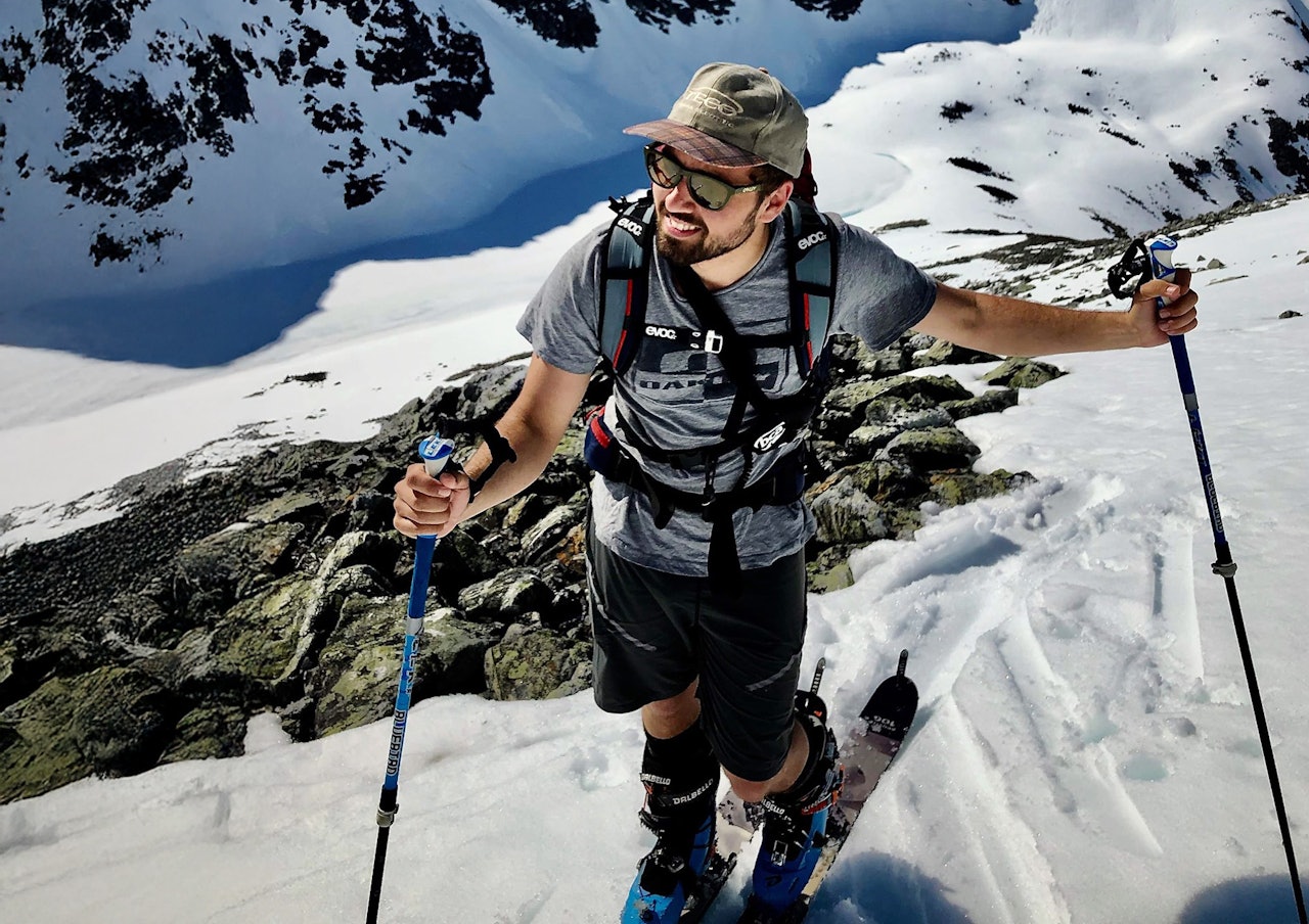 REAGERER PÅ GONDOL-PLANER: Når Ola Onsøyen ikke er på ski, jobber han som høgskolelektor i offentlig politikk og administrasjon ved Høgskolen i Molde. ola onsøyen