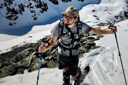 REAGERER PÅ GONDOL-PLANER: Når Ola Onsøyen ikke er på ski, jobber han som høgskolelektor i offentlig politikk og administrasjon ved Høgskolen i Molde. ola onsøyen