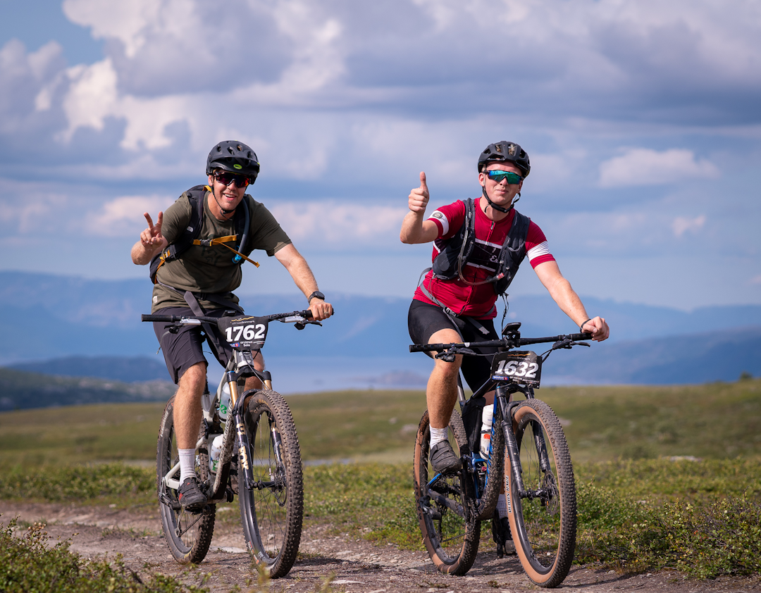 FORNØYD: Sebastian Vettel til venstre i bildet følte seg på hjemmebane i Finnmark. Foto: Anders Abrahamsen FORNØYD: Sebastian Vettel til venstre i bildet følte seg på hjemmebane i Finnmark. Foto: Anders Abrahamsen