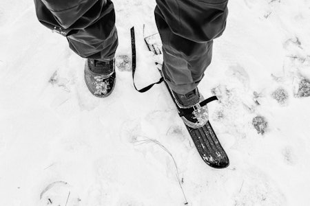 TJA: Retrolek på en stumpeski på klink is. Foto: Kenneth Erlandsen TJA: Retrolek på en stumpeski på klink is. Foto: Kenneth Erlandsen