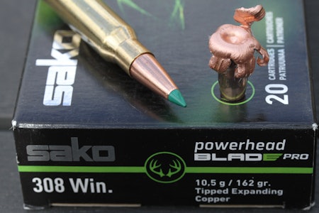 LANGHOLD: Sako Powerhead  Blade  Pro er den oppgraderte versjonen av den velkjente Powerhead Blade-ammunisjonen, designet for å levere utmerket ytelse på lengre hold. LANGHOLD: Sako Powerhead  Blade  Pro er den oppgraderte versjonen av den velkjente Powerhead Blade-ammunisjonen, designet for å levere utmerket ytelse på lengre hold.