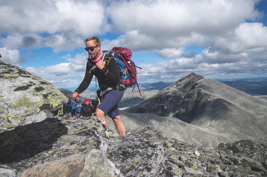 VEIVISER: Øystein Gården vet hvor han skal flytte beina. Foto: Maria Kleiven øystein gården