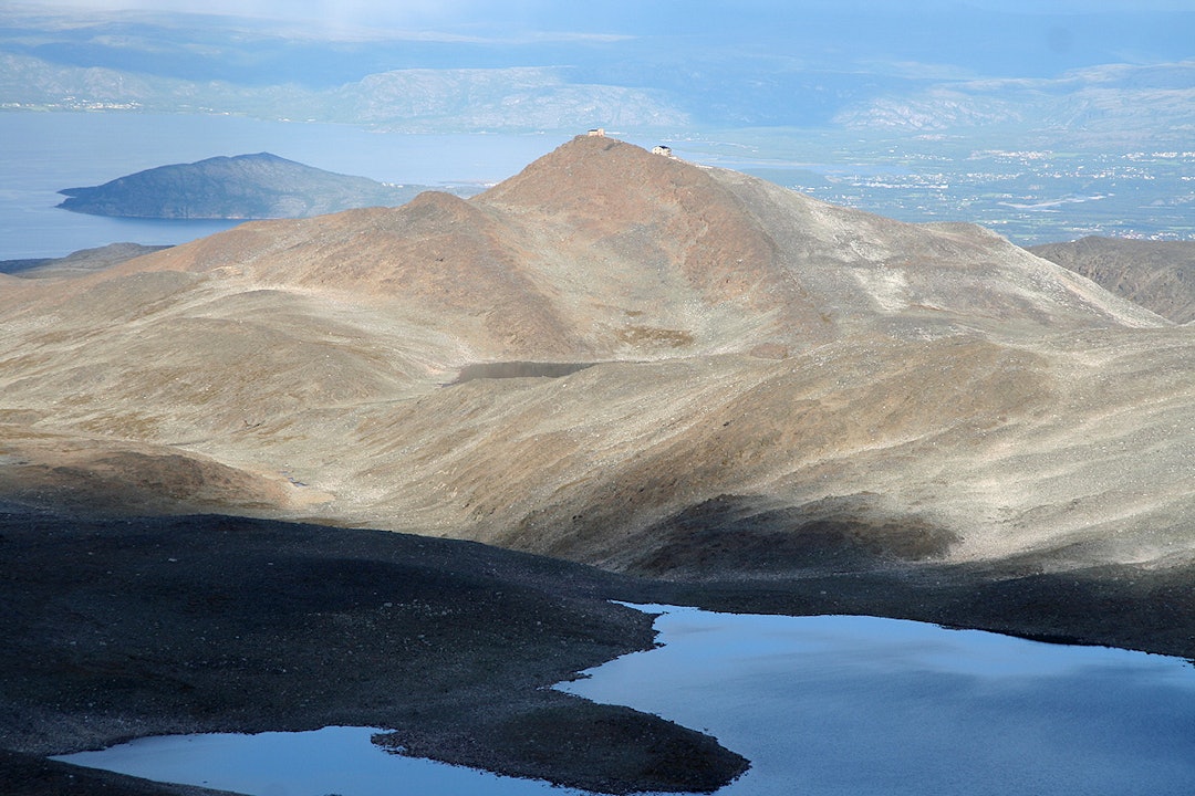 HALDE: Den høyeste fjelltoppen i Alta er et yndet turmål som også byr på kultur og historie. Foto: Petter Bjorstad halde