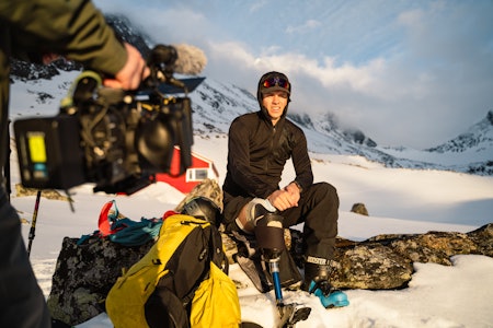 BERNT MARIUS: Momentum følger Bernt Marius Rørstad som - etter å ha amputert foten i en dramatisk ulykke - søker tilbake til etter gleden i fjellet igjen. Foto: Anders Vestergaard, Field Productions BERNT MARIUS: Momentum følger Bernt Marius Rørstad som - etter å ha amputert foten i en dramatisk ulykke - søker tilbake til etter gleden i fjellet igjen. Foto: Anders Vestergaard, Field Productions