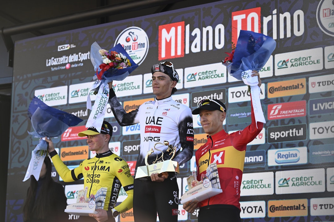 CELEBERT SELSKAP: Tobias Halland Johannessen tok tredjeplass i Milano-Torino, bakt Isaac del Toro og Ben Tulett. Foto: Cor Vos CELEBERT SELSKAP: Tobias Halland Johannessen tok tredjeplass i Milano-Torino, bakt Isaac del Toro og Ben Tulett. Foto: Cor Vos