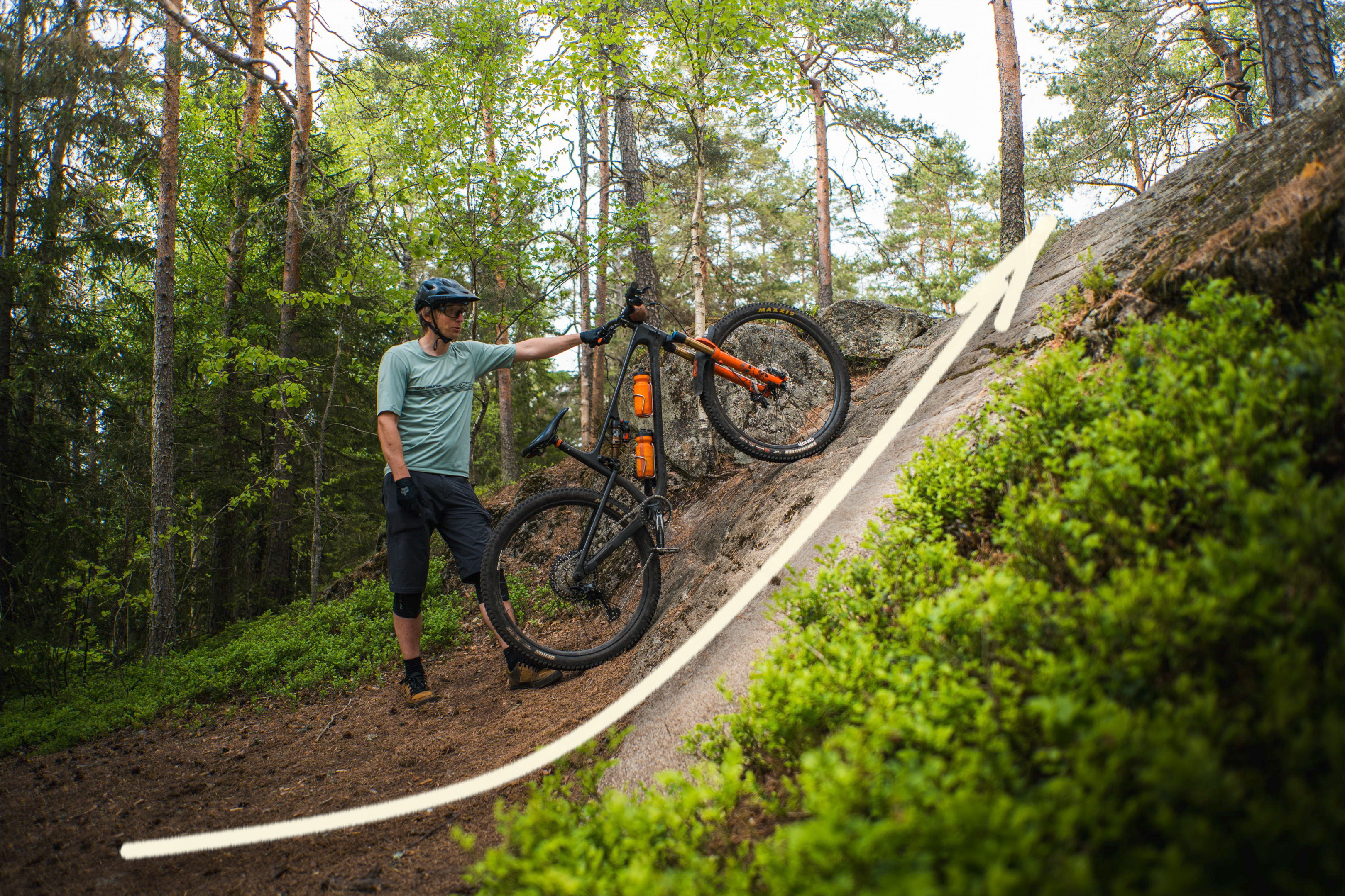 VEGGEN: I denne episoden viser Håvard Mageli og Anette Bastnes hvordan man takler cruxet «Veggen» i Trulsrunden. Foto: Sigurd Ekeli Grimsby