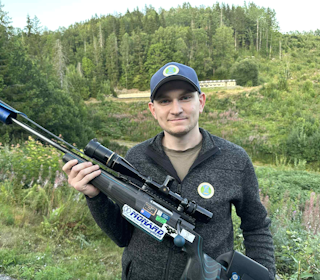 MÅLRETTET: Michael Moland har skytingen som lidenskap, og det har gitt resultater. Foto: Privat MÅLRETTET: Michael Moland har skytingen som lidenskap, og det har gitt resultater. Foto: Privat