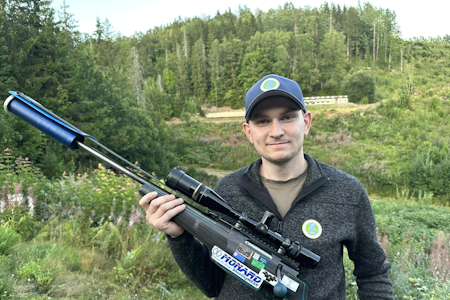 MÅLRETTET: Michael Moland har skytingen som lidenskap, og det har gitt resultater. Foto: Privat MÅLRETTET: Michael Moland har skytingen som lidenskap, og det har gitt resultater. Foto: Privat
