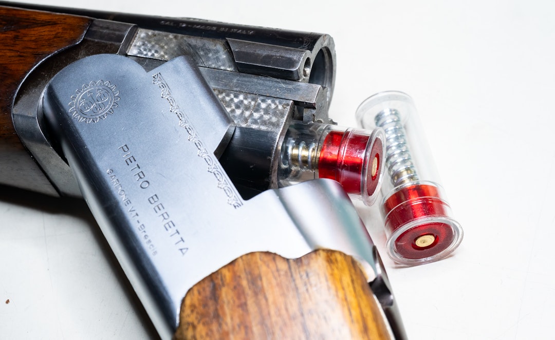 AVTREKK: Klikkpatroner bør absolutt brukes ved tørrklikking under av avtrekksmekanisme. AVTREKK: Klikkpatroner bør absolutt brukes ved tørrklikking under av avtrekksmekanisme.