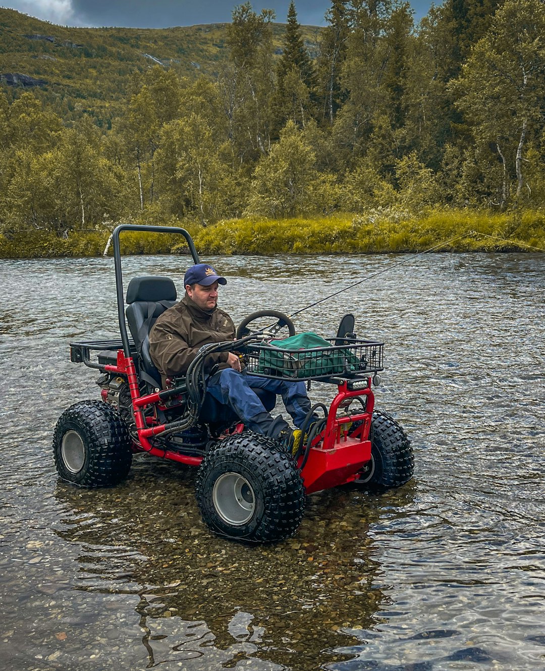 HJELPEMIDDEL:Med «terrengen» kan Steffen ta seg fram i ulendt terreng og oppleve friheten i naturen på egne premisser. HJELPEMIDDEL:Med «terrengen» kan Steffen ta seg fram i ulendt terreng og oppleve friheten i naturen på egne premisser.
