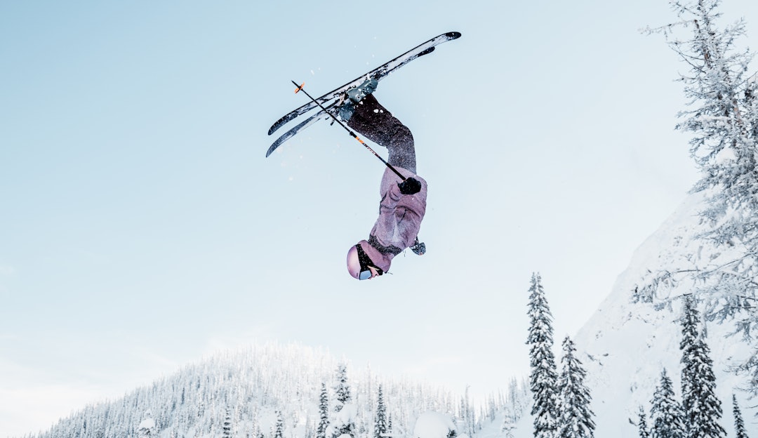 GJØR DET SJØL: Fien vet best sjøl hvordan man flipper - ingen mansplaining ønsket. Fien van Swieten backflip