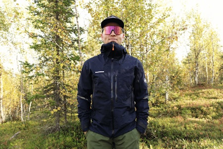 FLAGGSKIPMODELL: Mammut Nordwand Pro er laget av GORE-TEX Pro Most Rugged med strategiske stretchpaneler for maksimal slitestyrke og bevegelsesfrihet. Foto: Markus D. Holmer FLAGGSKIPMODELL: Mammut Nordwand Pro er laget av GORE-TEX Pro Most Rugged med strategiske stretchpaneler for maksimal slitestyrke og bevegelsesfrihet. Foto: Markus D. Holmer