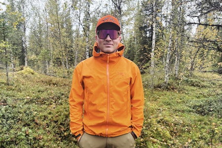 ARC’TERYX BETA: En lett og slitesterk skalljakke med god værbeskyttelse – men uten luftemuligheter kan den oppleves klam under aktiv bruk. Foto: Markus D. Holmer ARC’TERYX BETA: En lett og slitesterk skalljakke med god værbeskyttelse – men uten luftemuligheter kan den oppleves klam under aktiv bruk. Foto: Markus D. Holmer