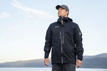 HELÅRSJAKKE: Mammut Eiger Free Advanced er en romslig og teknisk skalljakke med svært god værbeskyttelse og slitestyrke – godt egnet som helårsjakke for jegeren. Foto: Christer Rognerud HELÅRSJAKKE: Mammut Eiger Free Advanced er en romslig og teknisk skalljakke med svært god værbeskyttelse og slitestyrke – godt egnet som helårsjakke for jegeren. Foto: Christer Rognerud