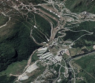 HEMSEDAL: Kongen av Hallingdal en vakker vårdag - sett fra en av Googles satelitter. HEMSEDAL: Kongen av Hallingdal en vakker vårdag - sett fra en av Googles satelitter.