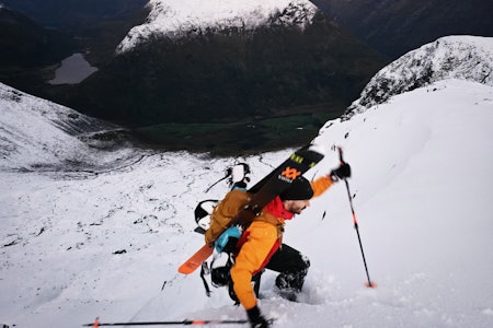 TIDLIG PÅ´N: Snøjakt på Sandegga. Foto: Alexander Borgan topptur på sandegga
