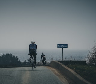 KORS TIL VERN: Et stort kors stod på holmene i havet utenfor, og gav et signal om en trygg havn lenger inne. Foto: Lars. K. Flem KORS TIL VERN: Et stort kors stod på holmene i havet utenfor, og gav et signal om en trygg havn lenger inne. Foto: Lars. K. Flem