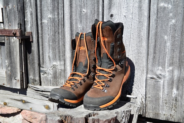 DAMEMODELL: Hanwag Kalixfors SF Extra Lady GTX er en lett jaktstøvel i nubuck-lær med GORE-TEX-membran og Vibram-såle. Foto: Linda Døsen Stubsveen DAMEMODELL: Hanwag Kalixfors SF Extra Lady GTX er en lett jaktstøvel i nubuck-lær med GORE-TEX-membran og Vibram-såle. Foto: Linda Døsen Stubsveen