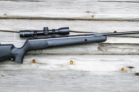 LUFTGEVÆR: Vi har testet Crosman Fury. Foto: Jo Stenersen Crosman Fury luftgevær