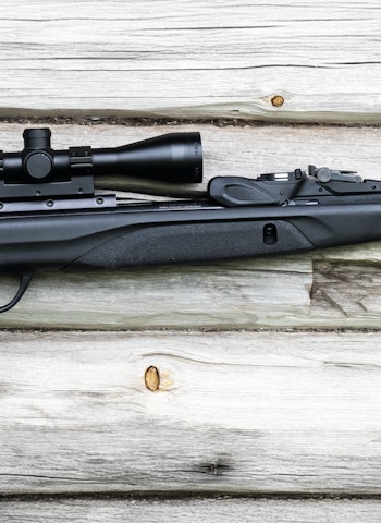 GAMO SPEEDSTER: Et luftgevær med 10-skudds magasin og Quick-Shot-teknonlogi som sikrer null omladinger og et helt nytt, hurtiglade-magasinkammer i kolben. gamo speedster luftgevær