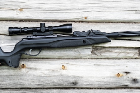 GAMO SPEEDSTER: Et luftgevær med 10-skudds magasin og Quick-Shot-teknonlogi som sikrer null omladinger og et helt nytt, hurtiglade-magasinkammer i kolben. gamo speedster luftgevær