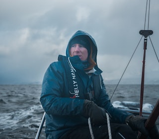 Jesper Alten (22) ved roret. Foto: Eskil Møller Ørslien Jesper Alten (22) ved roret. Foto: Eskil Møller Ørslien