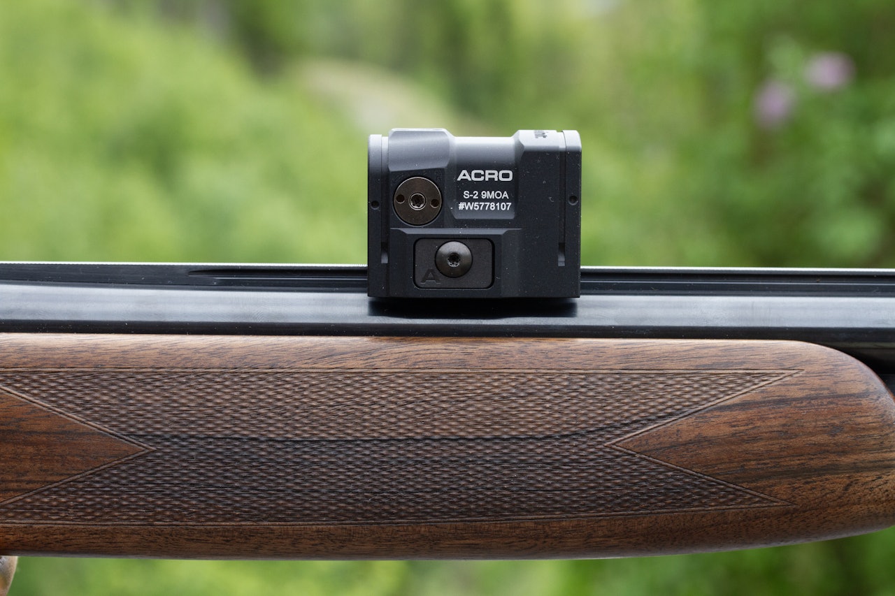 TESTET: Aimpoint Acro S2 er et rødpunktsikte. Foto: Abraham N. Grimstvedt Aimpoint Acro S2 rødpunktsikte for hagle