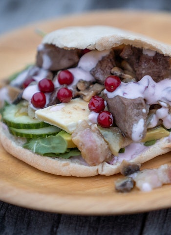 RYPE I PITA: En enkel og grei rett som de fleste vil like. Foto: Therese Norman Andersen RYPE I PITA: En enkel og grei rett som de fleste vil like.