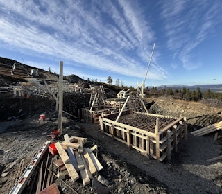 NY HEIS: Den gamle stolheisen i Valsfjellet er borte – nå bygges en ny Doppelmayr T-krok. (Foto: Gålå Alpin) NY HEIS: Den gamle stolheisen i Valsfjellet er borte – nå bygges en ny Doppelmayr T-krok. (Foto: Gålå Alpin)