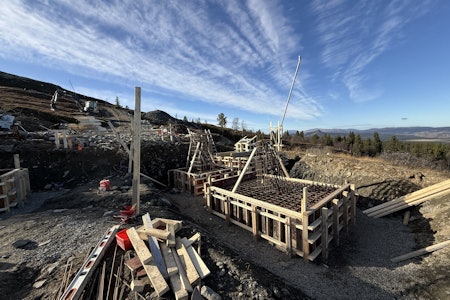 NY HEIS: Den gamle stolheisen i Valsfjellet er borte – nå bygges en ny Doppelmayr T-krok. (Foto: Gålå Alpin) NY HEIS: Den gamle stolheisen i Valsfjellet er borte – nå bygges en ny Doppelmayr T-krok. (Foto: Gålå Alpin)