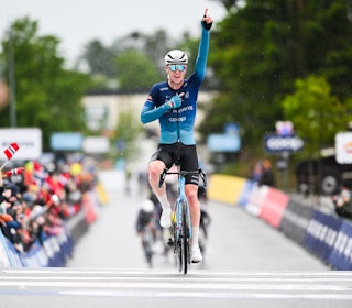 PÅ SPONSORJAKT: I vår tok Storm Ingebrigsten kanskje den største seieren i Team Coop-Repsols historie, men laget har lenge gått en usikker fremtid i møte. Foto: Cor Vos PÅ SPONSORJAKT: I vår tok Storm Ingebrigsten kanskje den største seieren i Team Coop-Repsols historie, men laget har lenge gått en usikker fremtid i møte. Foto: Cor Vos