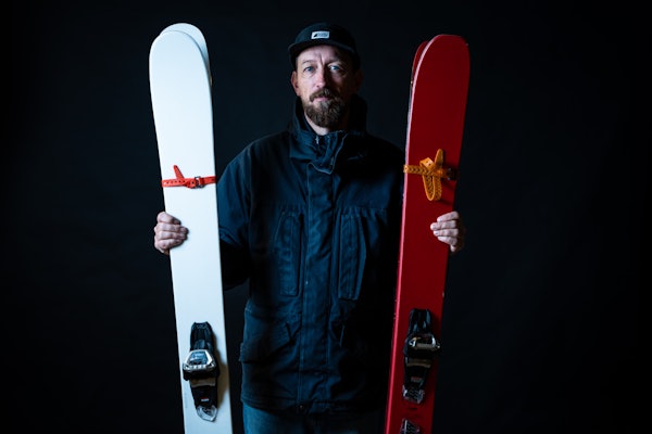 IKKE BARE PUDDER: Vårføre, fokksnø eller oppkjørt bakke – pudderskiene er mer anvendelige enn mange kanskje tror, ifølge testgeneral Henning Reinton. Foto: Christian Nerdrum IKKE BARE PUDDER: Vårføre, fokksnø eller oppkjørt bakke – pudderskiene er mer anvendelige enn mange kanskje tror, ifølge testgeneral Henning Reinton. Foto: Christian Nerdrum