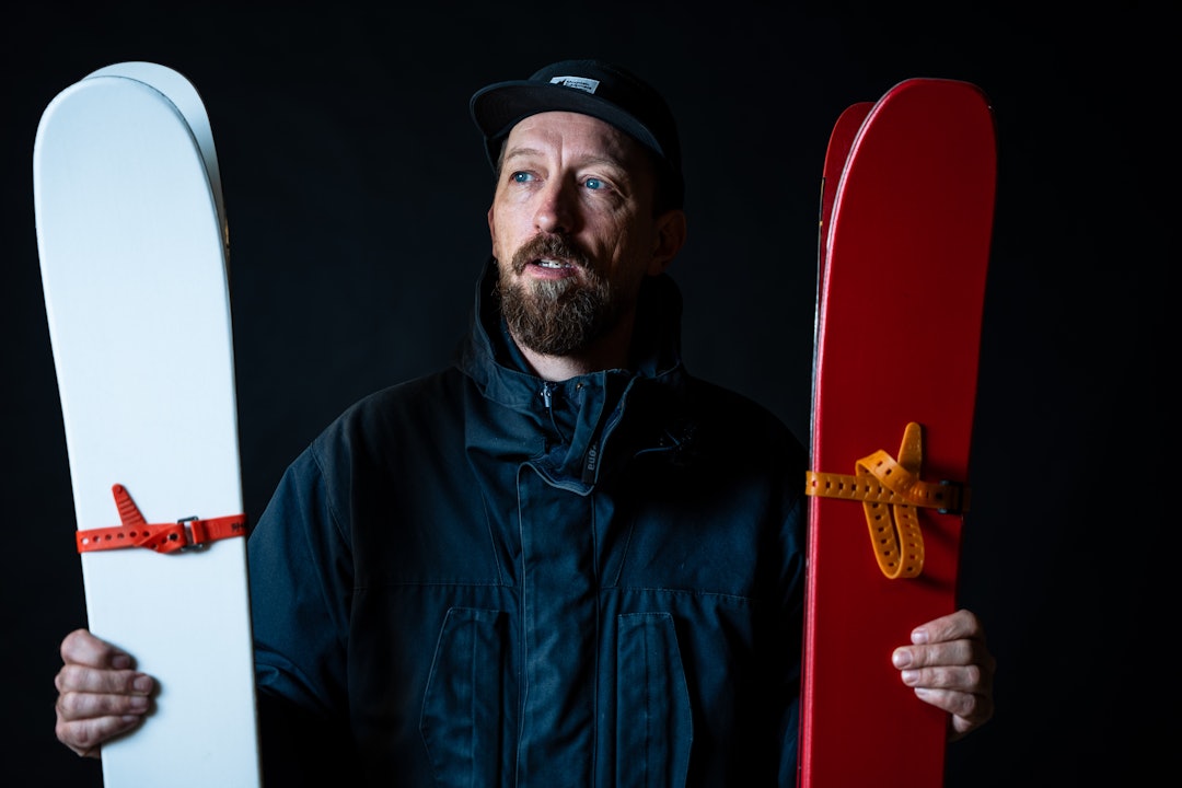 IKKE BARE PUDDER: Vårføre, fokksnø eller oppkjørt bakke – pudderskiene er mer anvendelige enn mange kanskje tror, ifølge testgeneral Henning Reinton. Foto: Christian Nerdrum IKKE BARE PUDDER: Vårføre, fokksnø eller oppkjørt bakke – pudderskiene er mer anvendelige enn mange kanskje tror, ifølge testgeneral Henning Reinton. Foto: Christian Nerdrum