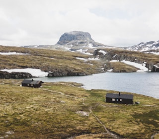 STENGER NED: Torehytten er en av fem hytter DNT nå stenger, av hensyn til villrein. Foto: Line Hårklau Flere DNT-hytter stenges ned for å hjelpe villreinen.