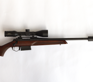 BRASILIANSK: Rossi RB 308 Ceracote Black – en enkel, solid og rimelig rifle for deg som vil ha funksjon fremfor fjas. Foto: Abraham N. Grimstvedt Rossi RB 308 Ceracote Black