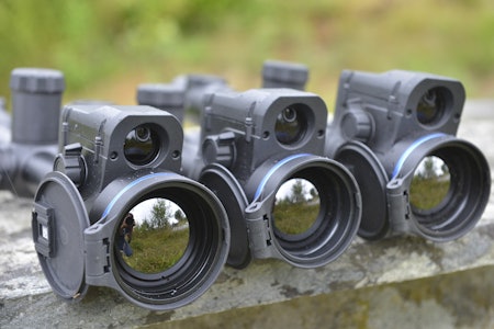 TERMISKE KIKKERTSIKTER: Tre Pulsar Thermion 2 sikter har blitt brukt til denne sammenligningen. Foto: Egill J. Danielsen Tre termiske kikkertsikter fra Pulsar