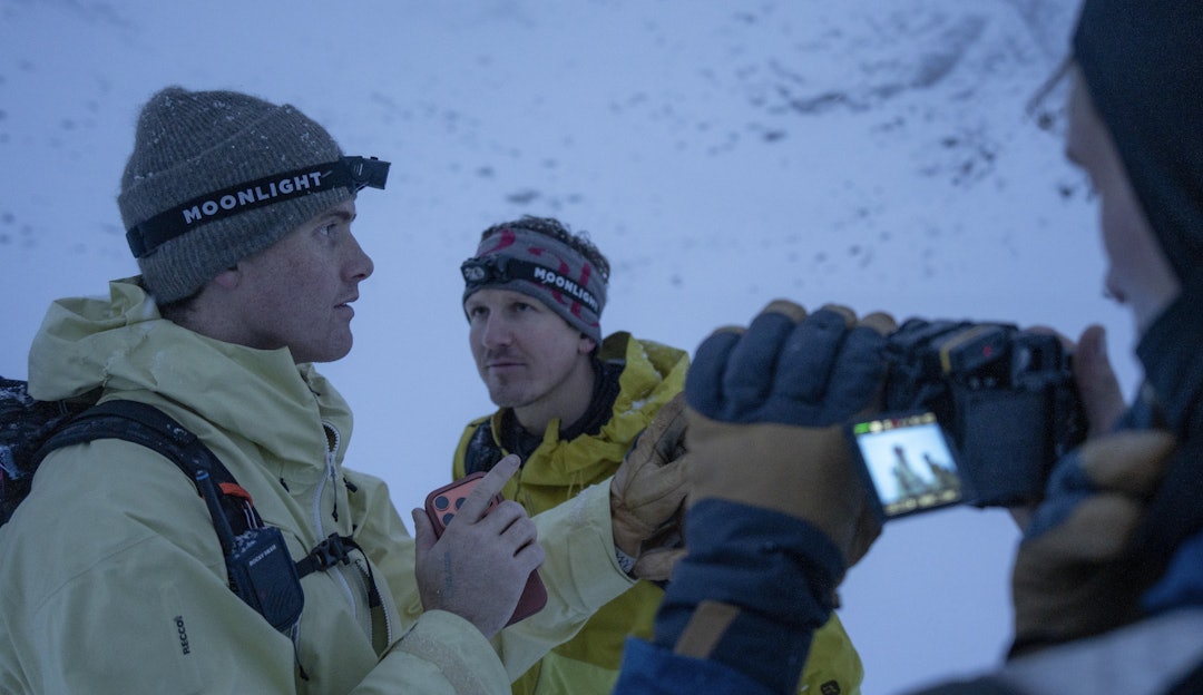 PLANLEGGING: Nikolai Schirmer og Krister Kopala går gjennom dagens opplegg før turen inn i Raggrenna. Foto: Adam Gairns PLANLEGGING: Nikolai Schirmer og Krister Kopala går gjennom dagens opplegg før turen inn i Raggrenna. Foto: Adam Gairns